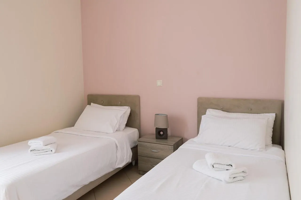 Mandi'S Apartments Karavados