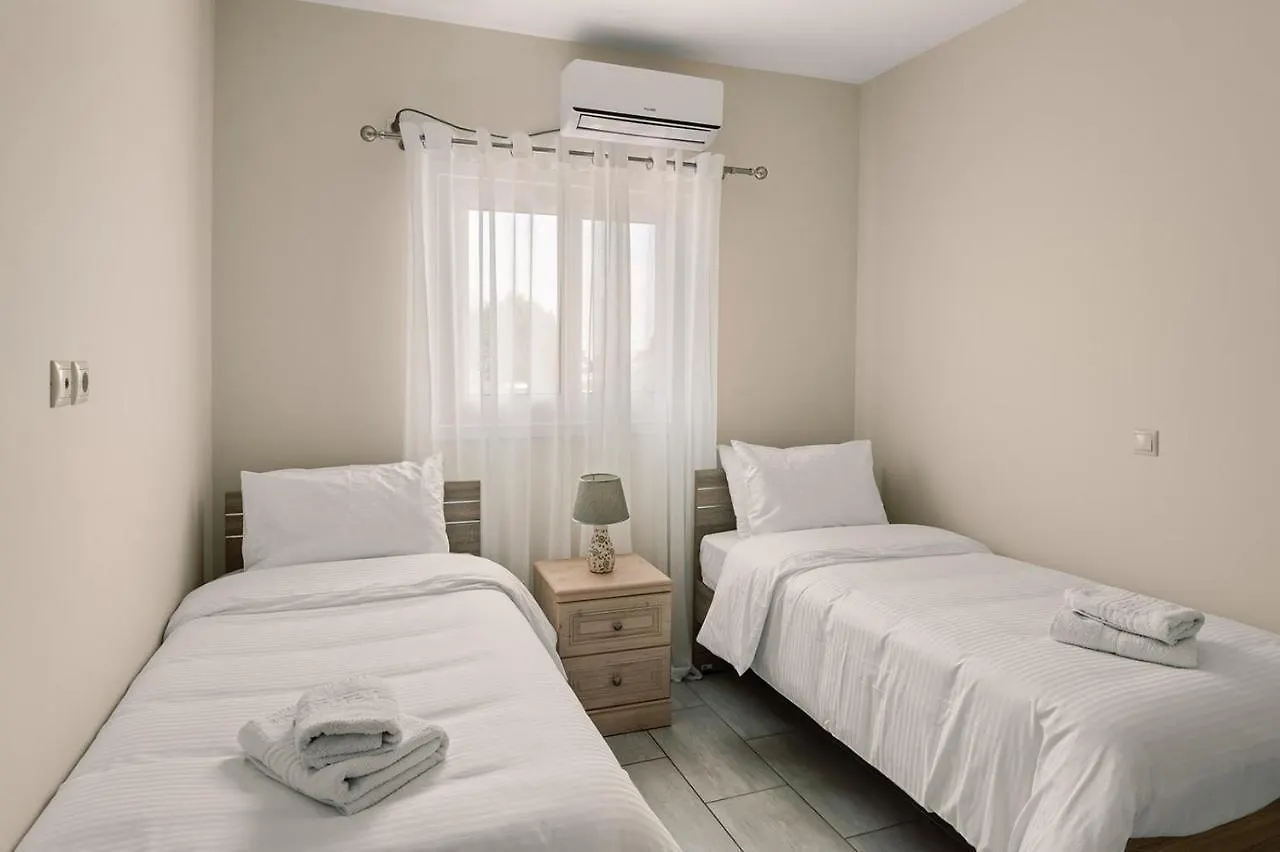 Mandi'S Apartments Karavados